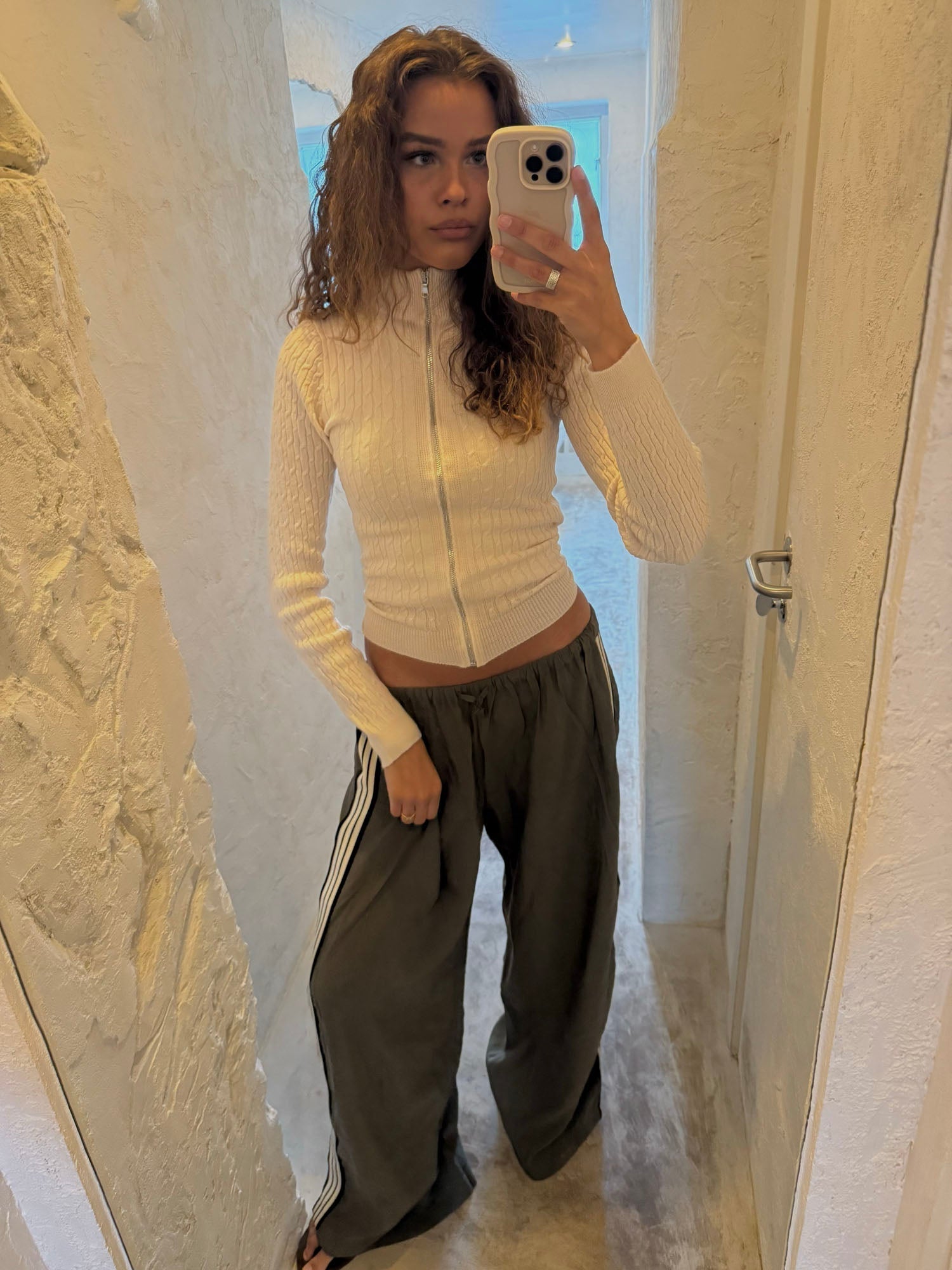Kaki Bukse med Hvite Striper